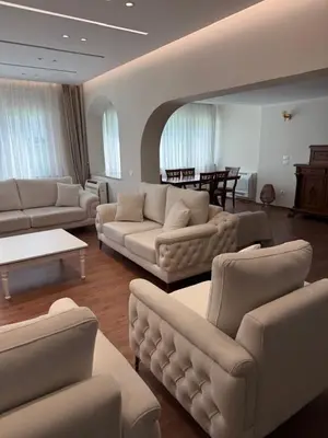 Attico in affitto a Blloku, Tirana, 170 m². Foto 8 di 12