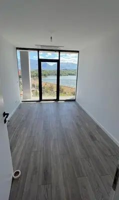 Apartament 2+1 me qera në Lake View Residences, Tiranë, 107 m². Foto 7 nga 9