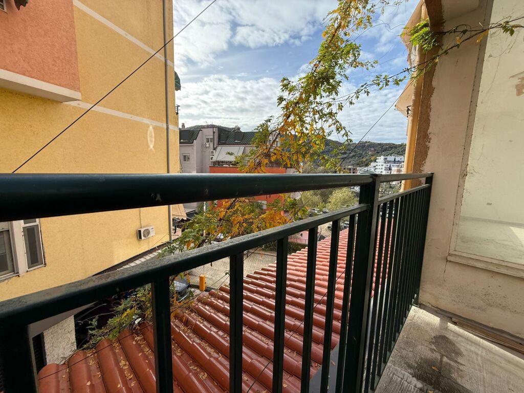 Commercial space for sale in Liqeni i Thatë, Tirana, 90 m². Photo 3 of 3