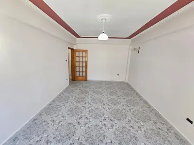 Apartament 2+1 në shitje në Pallati i Sportit Ramazan Njala, Durrës, 76 m². Foto 2 nga 12