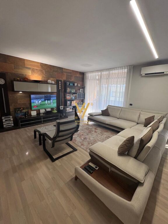 Apartment 3+1 for sale in Komuna e Parisit, Tirana, 157 m². Photo 1 of 3