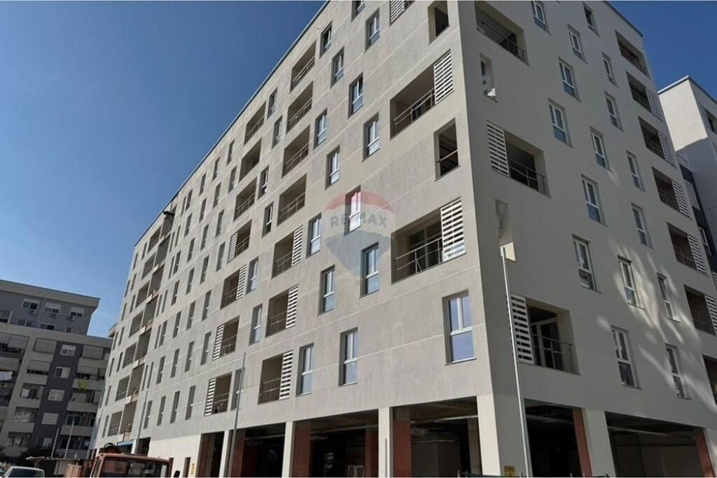 Apartment for sale in Komuna e Parisit, Tirana, 143 m²