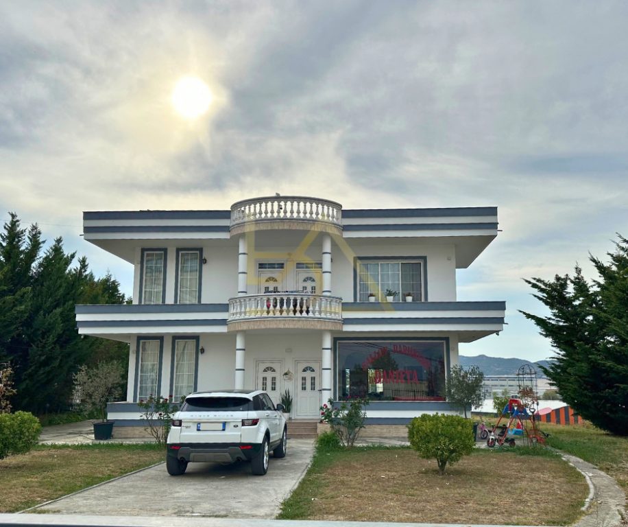 Vilë në shitje në Kashari, Tiranë, 280 m². Foto 1 nga 4