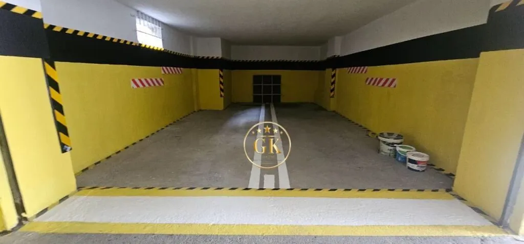 Garage for sale in Flagship Center, Durrës, 29 m². Photo 1 of 11