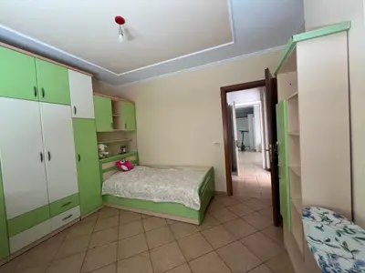 Apartament 2+1 me qera në Rruga Asim Vokshi, Tiranë, 120 m². Foto 6 nga 8