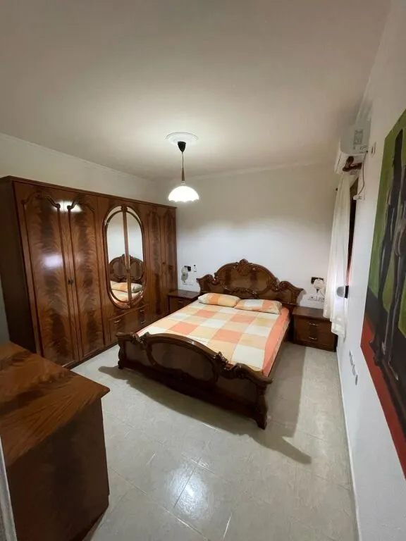 Apartament 2+1 me qera në Rruga Petro Nini Luarasi, Tiranë, 85 m². Foto 1 nga 9