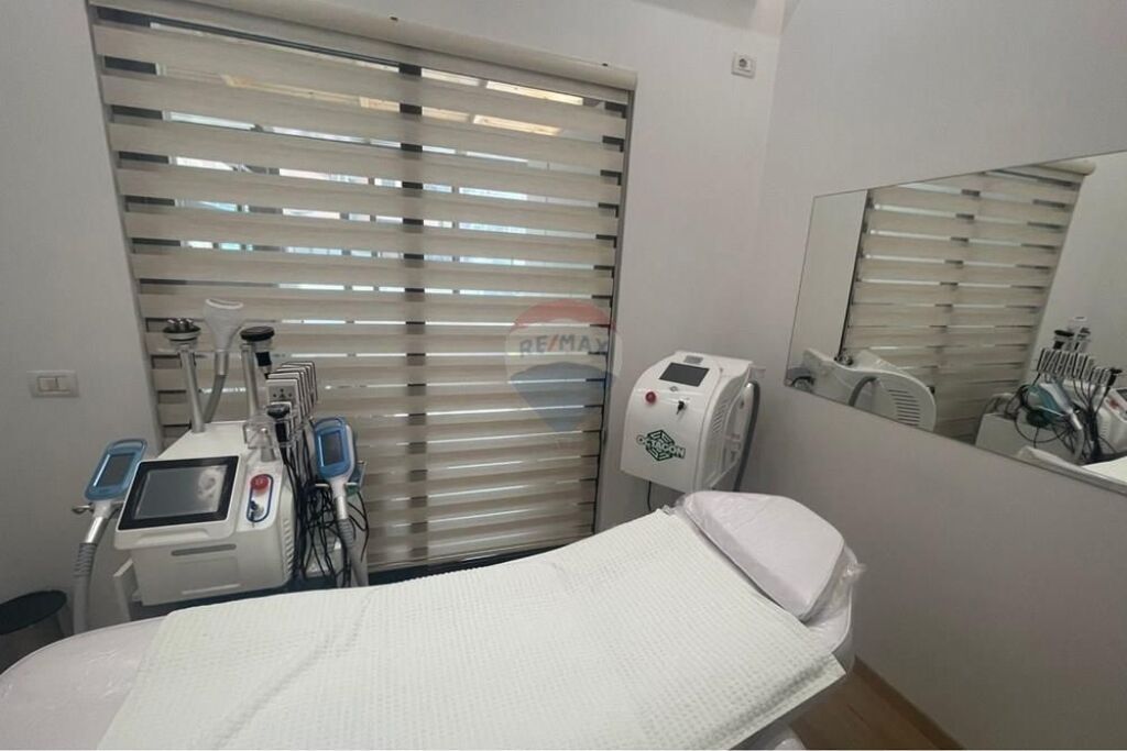 Locale commerciale in vendita ad Astir, Tirana, 77 m². Foto 3 di 3