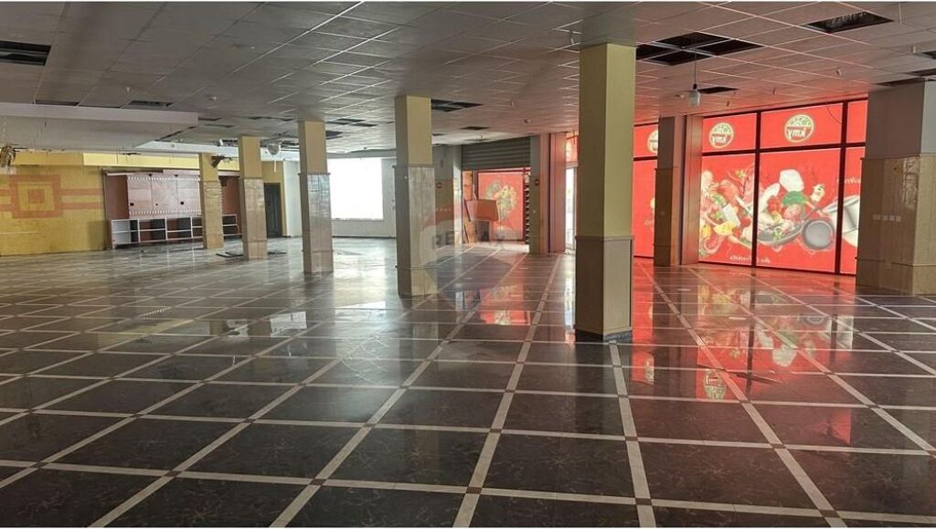 Shop for sale in Rruga Mihal Grameno, Tirana, 1,000 m². Photo 1 of 3