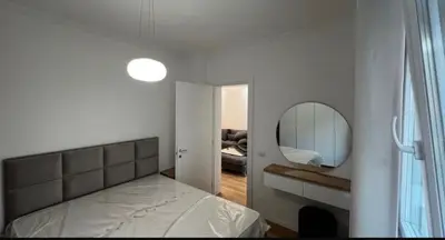 Apartament 1+1 me qera në Xhamia e Tabakeve, Tiranë, 75 m². Foto 2 nga 3