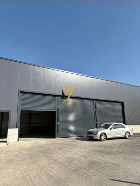 Magazinë me qera në Yrshek, Tiranë, 180 m². Foto 1 nga 3