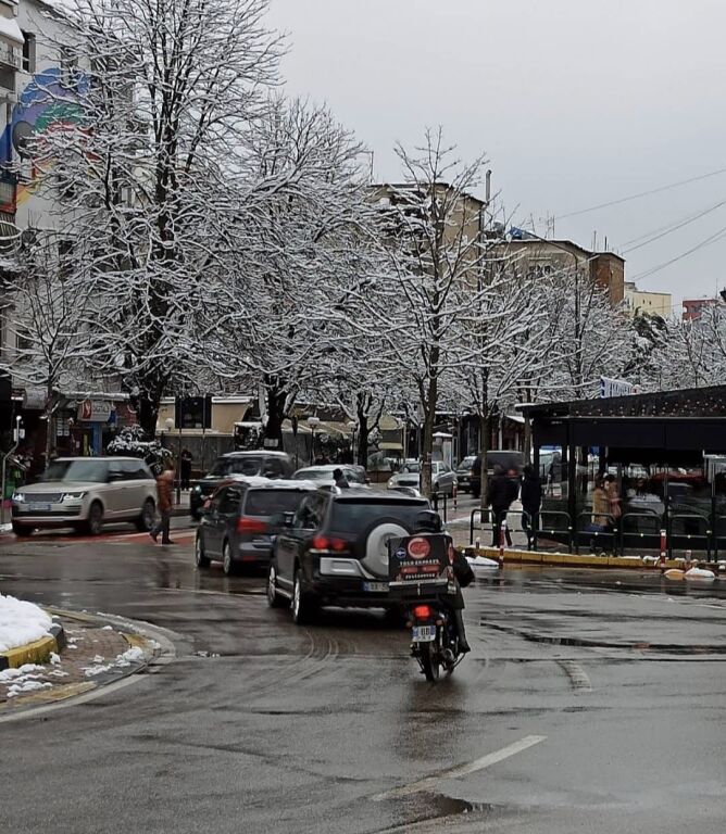 Appartamento 2+1 in affitto a Sheshi Willson, Tirana, 120 m². Foto 3 di 3