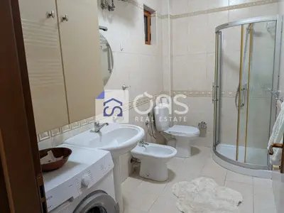 Apartament 1+1 me qera në Toptani, Tiranë, 70 m². Foto 5 nga 5