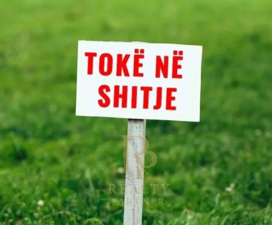 Land for sale in Lundër, Tirana, 1,500 m². Photo 1 of 1