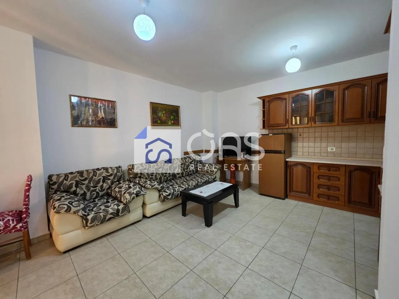 Apartament 1+1 me qera në Bulevardi Zogu I, Tiranë, 54 m². Foto 1 nga 7