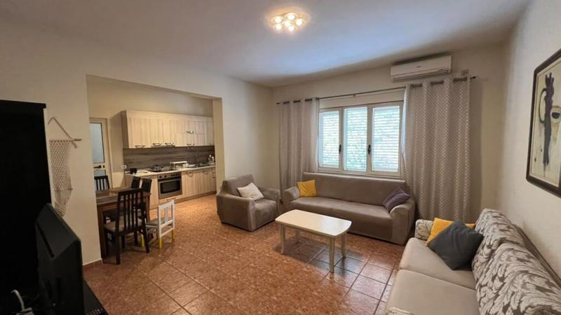 Apartament 2+1 me qera në Rruga Kongresi i Manastirit, Tiranë, 120 m²