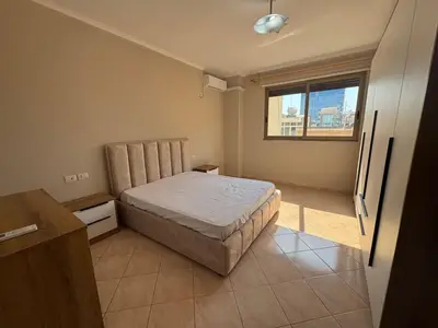 Apartament 2+1 me qera në Pallati i Sportit, Durrës, 95 m². Foto 3 nga 6