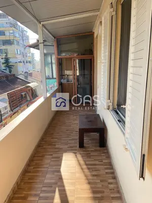 Apartament 1+1 me qera në Blloku, Tiranë, 65 m². Foto 3 nga 11