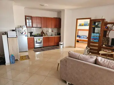 Appartamento 2+1 in affitto a Rruga e Barrikadave, Tirana, 111 m². Foto 2 di 6
