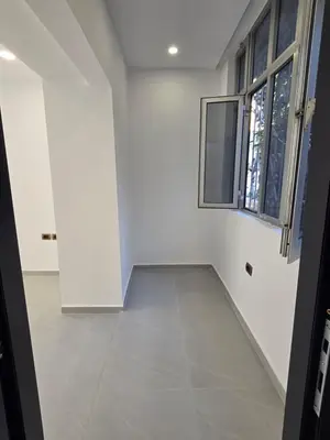 Shop for sale in Bulevardi Zhan D’Ark, Tirana, 52 m². Photo 3 of 4