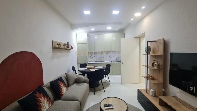 Apartament 1+1 me qera në Bulevardi Bajram Curri, Tiranë, 38 m². Foto 2 nga 4