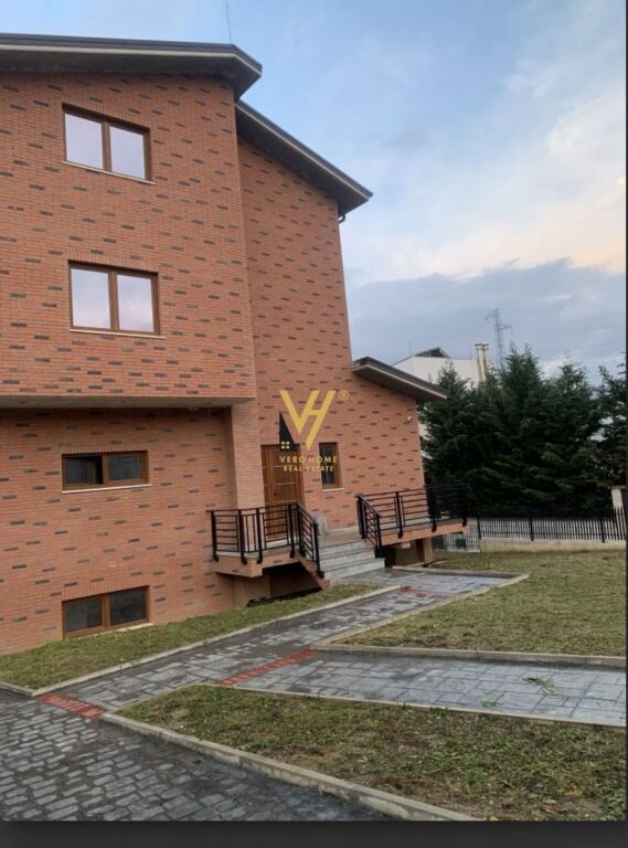 Villa for rent in TEG, Tirana, 570 m². Photo 2 of 3
