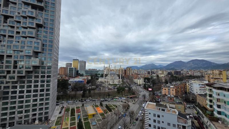 Dupleks me qera në Qendra Tregtare ETC, Tiranë, 326 m²
