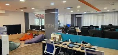 Ufficio in affitto a Libri Universitar, Tirana, 151 m². Foto 3 di 9
