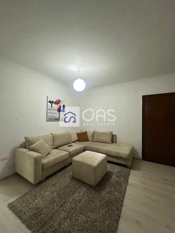 Appartamento 1+1 in affitto a Kopshti Botanik, Tirana, 70 m²
