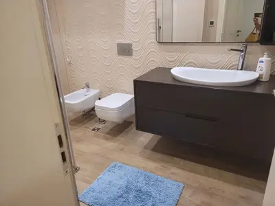 Apartament 4+1 me qera në Rruga Janos Hunyadi, Tiranë, 150 m². Foto 5 nga 12