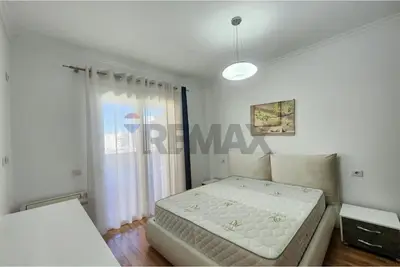Apartament 2+1 me qera në Rruga Qemal Stafa, Tiranë, 90 m². Foto 7 nga 10