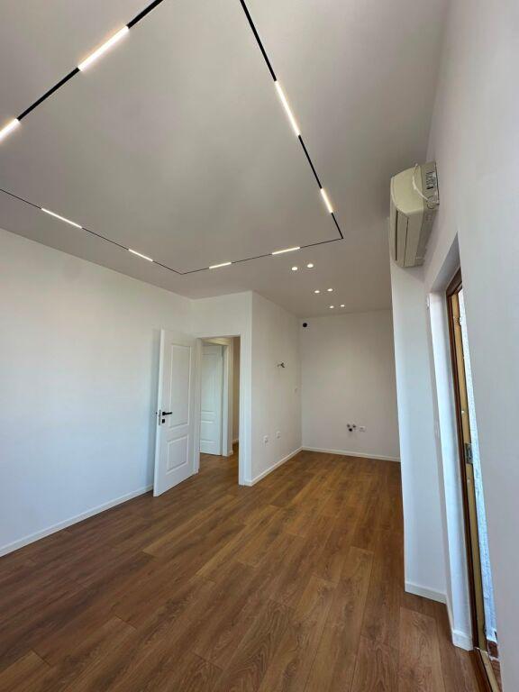 Appartamento 1+1 in vendita a Rruga Fadil Bodinaku, Tirana, 55 m²