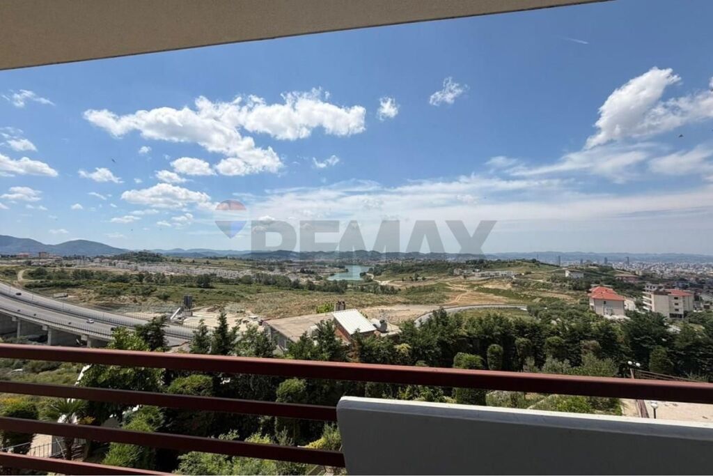 Appartamento in vendita a Farkë, Tirana, 88 m². Foto 2 di 3