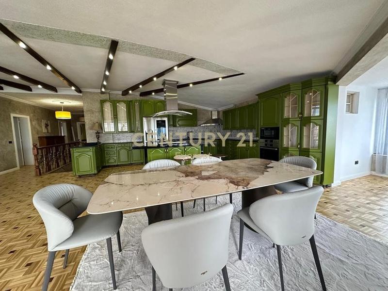 Penthouse në shitje në Dinamo, Tiranë, 330 m². Foto 3 nga 12