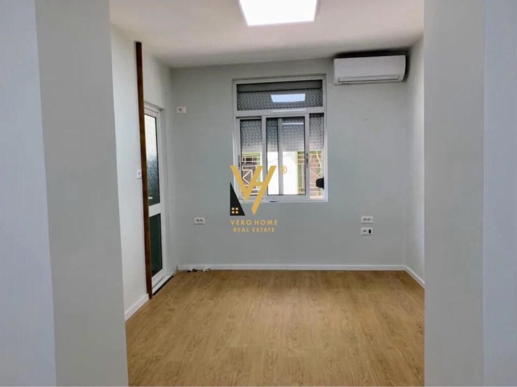 Zyrë me qera në Blloku, Tiranë, 36 m². Foto 1 nga 3