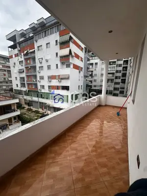 Apartament 1+1 me qera në Astir, Tiranë, 70 m². Foto 6 nga 7