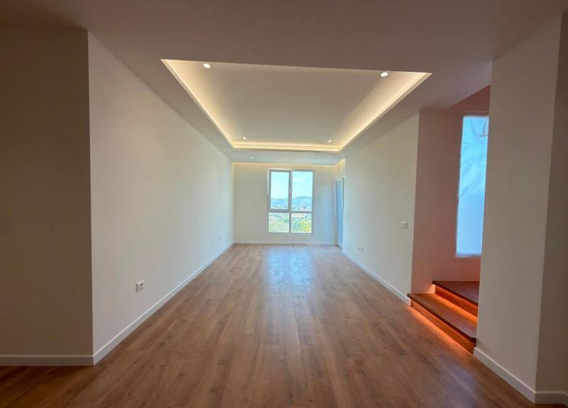 Appartamento 3+1 in vendita a Rruga Panorama e Liqenit, Tirana, 188 m²