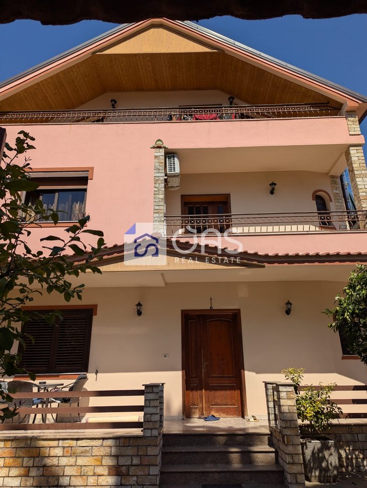 Vilë në shitje në Don Bosko, Tiranë, 280 m². Foto 1 nga 12