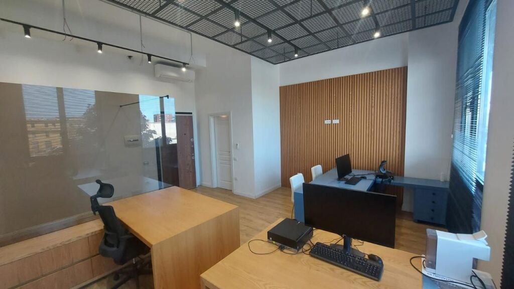 Commercial space for sale in Oxhaku, Tirana, 42 m². Photo 3 of 3
