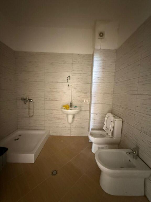 Apartament 2+1 në shitje në Qendra e Formimit Profesional ish URT Durres, Durrës, 140 m². Foto 9 nga 12