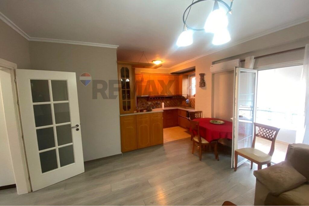 Appartamento in affitto a Rruga e Barrikadave, Tirana, 98 m². Foto 2 di 3