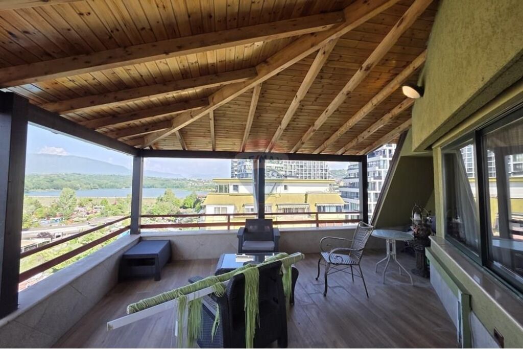 Attico in vendita a Liqeni i Tiranës, Tirana, 330 m². Foto 2 di 3