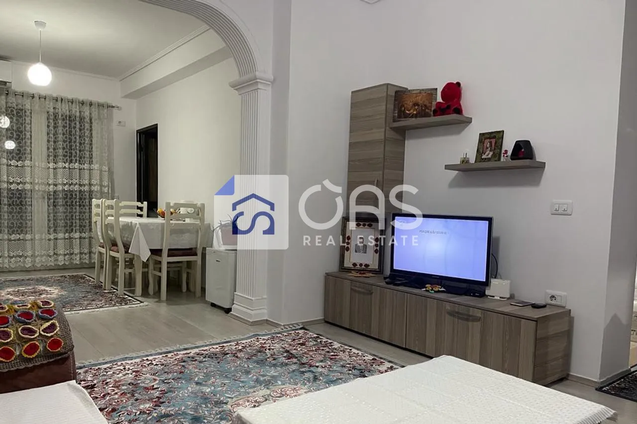 Apartament 1+1 me qera në Vasil Shanto, Tiranë, 75 m². Foto 1 nga 6