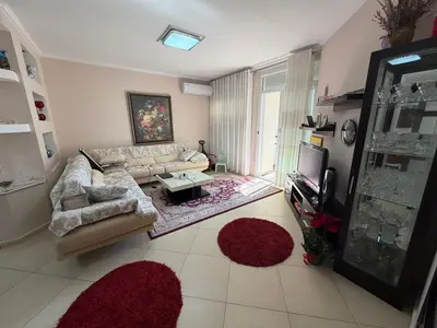 Apartament 3+1 në shitje në Rruga Gjergj Arianiti, Vlorë, 133 m². Foto 1 nga 12