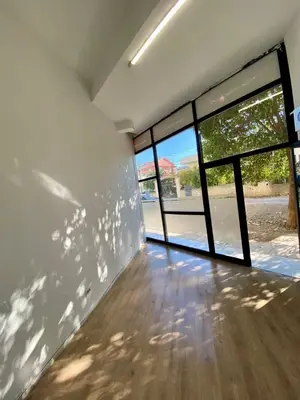 Negozio in affitto ad Astir, Tirana, 26 m². Foto 2 di 4