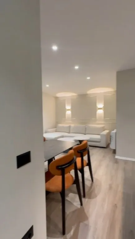 Apartament 1+1 në shitje në Blloku, Tiranë, 70 m². Foto 1 nga 3