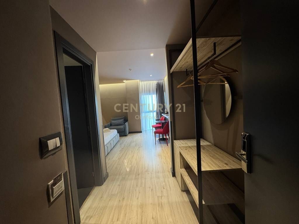 Magazinë në shitje në Vlora Marina, Vlorë, 1 400 m². Foto 1 nga 9