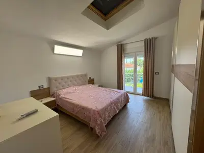 Villa for rent in Tregu i Makinave Shënavlash, Durrës, 300 m². Photo 1 of 4