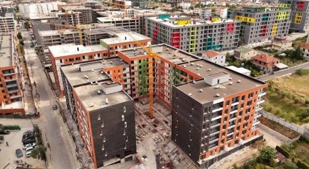 Apartment 2+1 for sale in Paskuqan, Kamëz, 110 m²