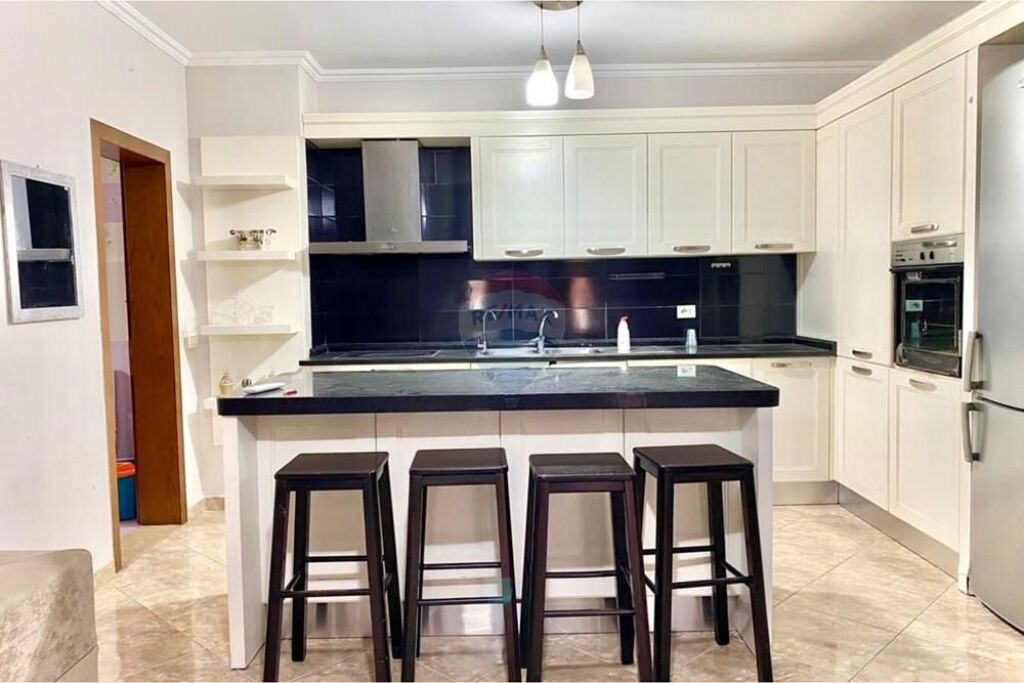 Apartament në shitje në Liqeni i Thatë, Tiranë, 140 m². Foto 2 nga 3