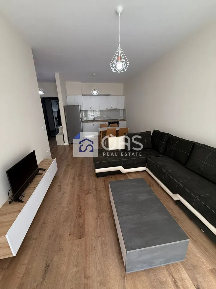 Apartament 1+1 me qera në 5 Maj, Tiranë, 70 m². Foto 1 nga 7